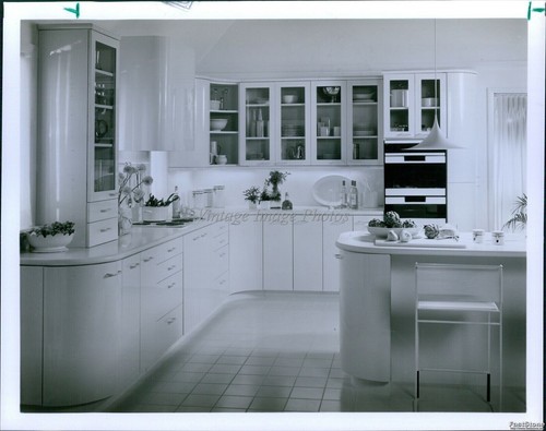 Shiny kitchen curved cabinets - kitchen,